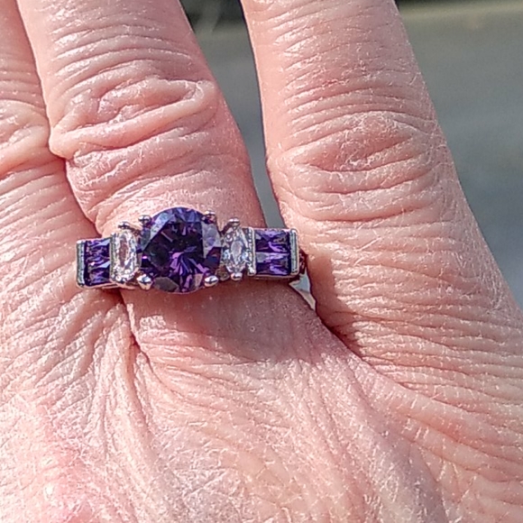 Amethyst and created diamonds ring - Picture 7 of 9